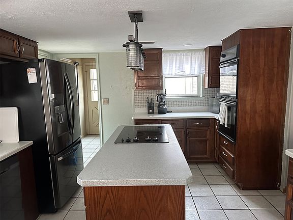 2nd image of 2312 Westbrook Dr