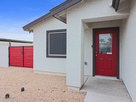 2nd image of 1549 W Denton Ln