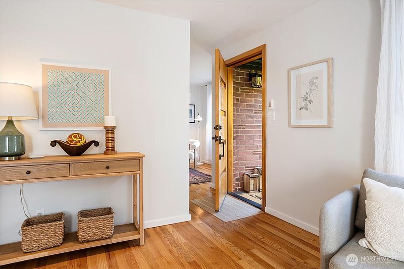 3rd image of 10523 13th Avenue NW