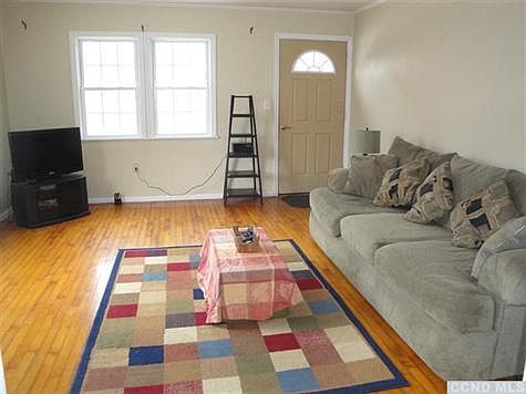 3rd image of 38 Joslen Pl