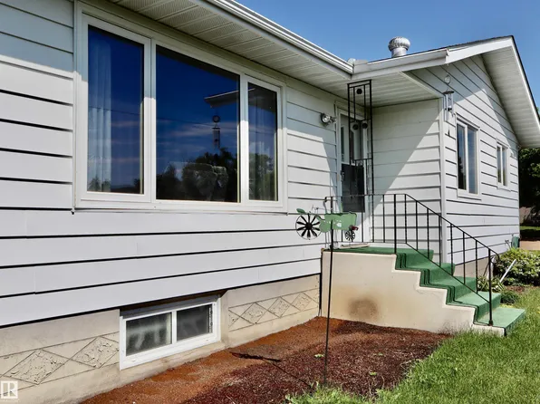 5530 46th St, Barrhead, AB T7N 1K6