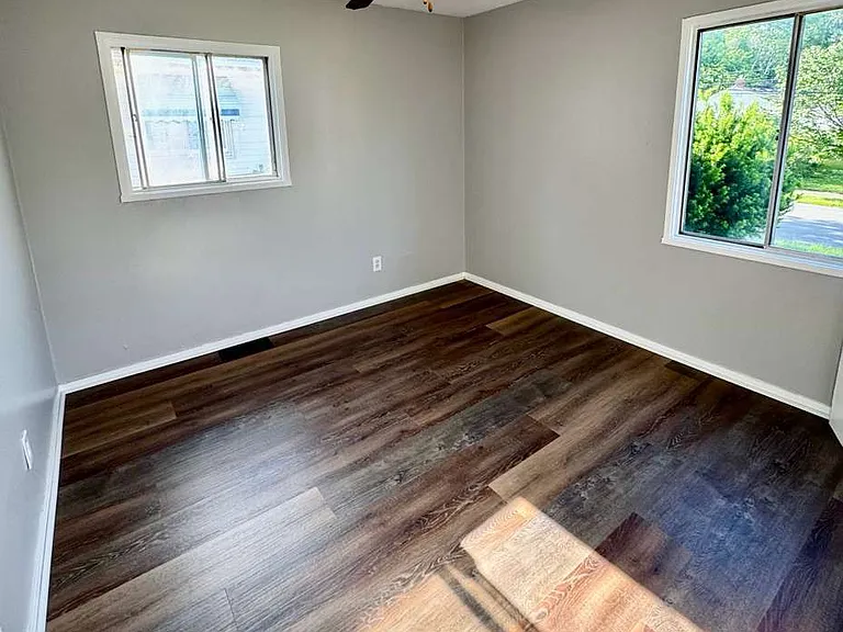17001 Lipton Ave — Photo 6