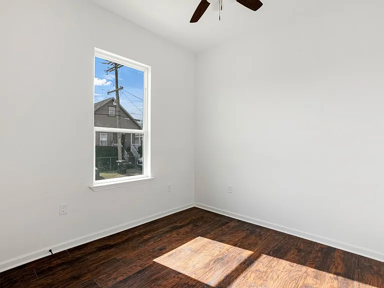 3320 Hollygrove St — Photo 5