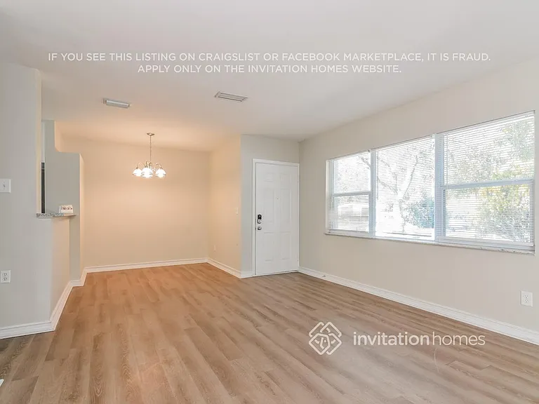 511 Sutton Pl — Photo 5