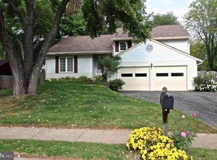 8858 Olde Mill Run, Manassas, VA 20110