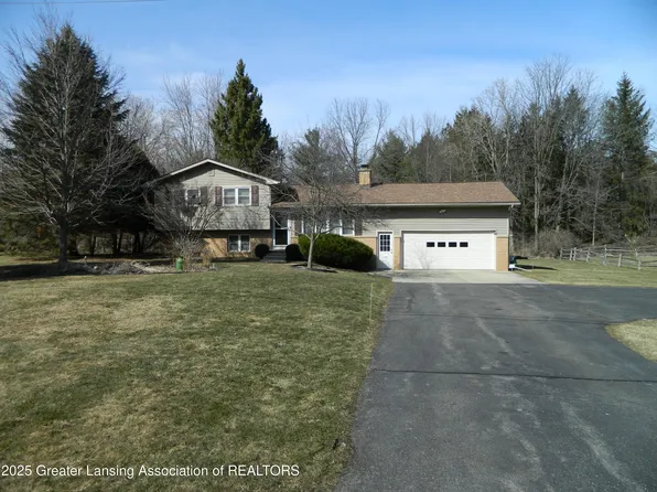 3434 Willoughby Rd, Holt, MI 48842