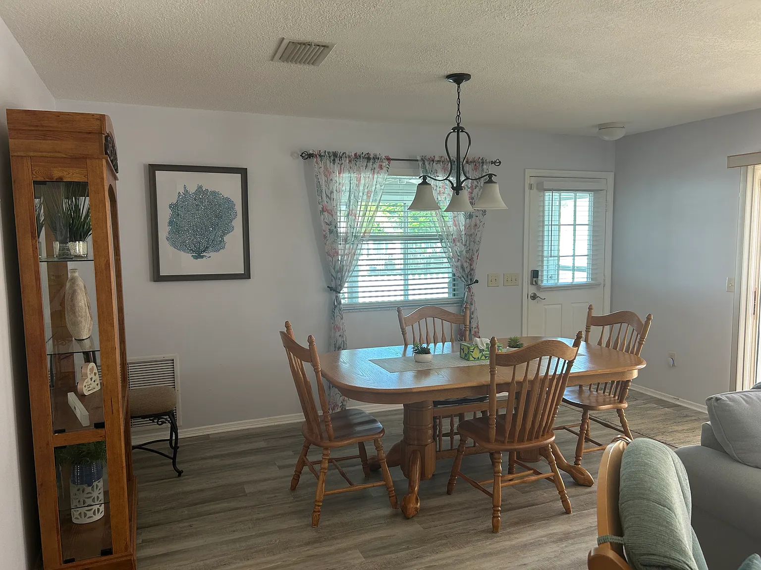 2 bed, 1156 sqft, $2,400 — Photo 3