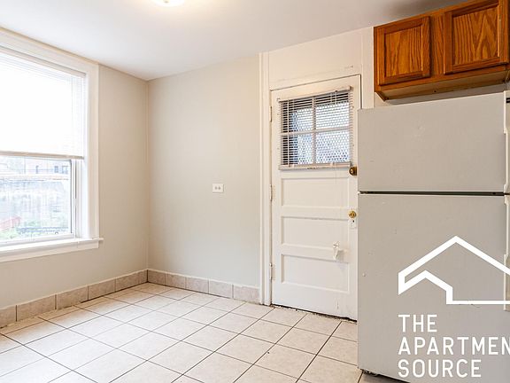 3rd image of 7460 N Ashland Blvd #1