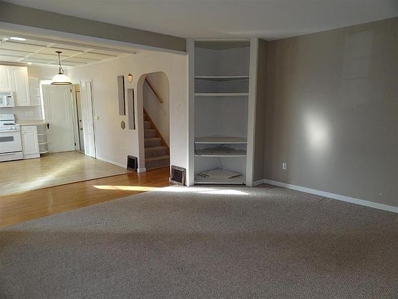5th image of 941 Eisenhower Ave