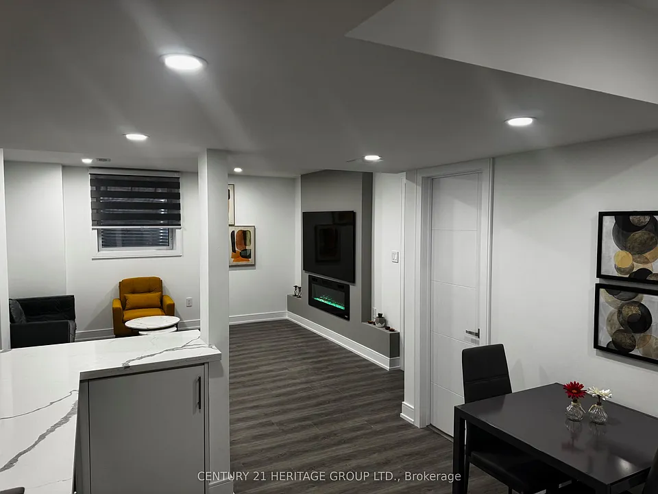7 Larkfield Cres #2