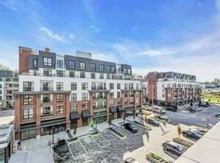 8353 200a St #F306, Langley, BC V2Y 2Z5