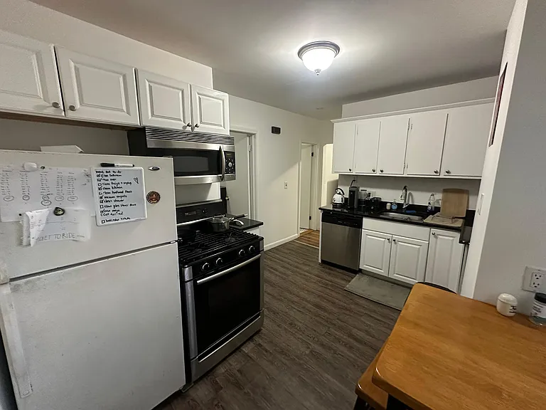 16 Leeds St #1 — Photo 8