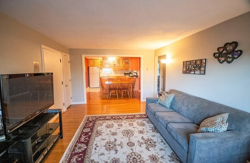 2 bed, $2,800 — Photo 4