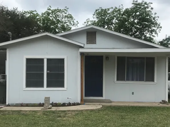 233 EVANS ST, Uvalde, TX 78801