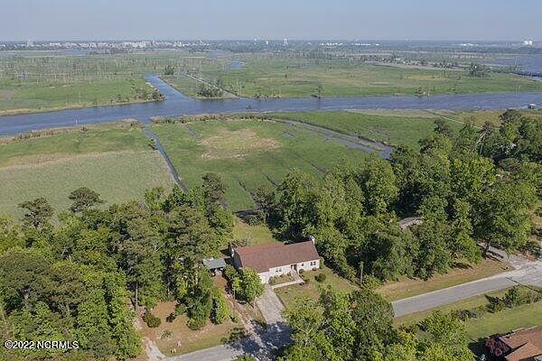 1st image of 110 Shamrock Dr