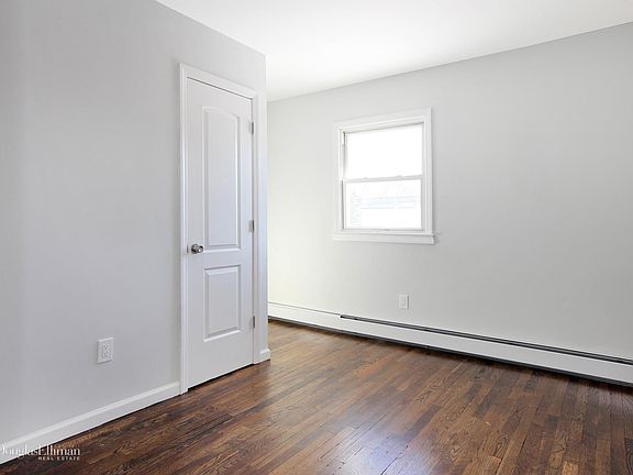 2nd image of 6 Hampshire Dr