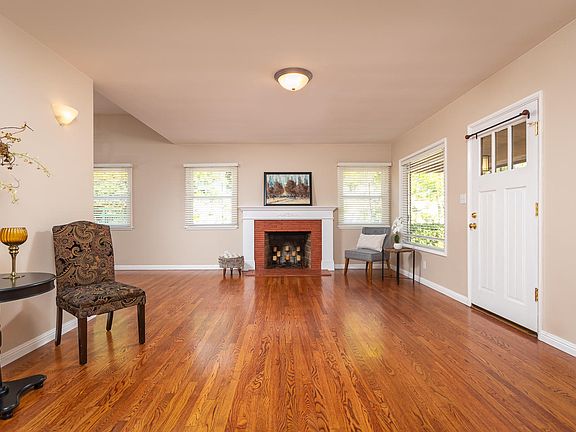 4th image of 4925 Vicwood Ave