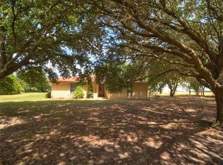 22560 Hunt Jones Rd, Bartlett, TX 76511