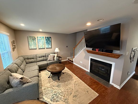 3rd image of 1 Righter St