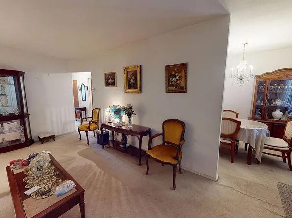32-42 74th St, Flushing, NY 11370