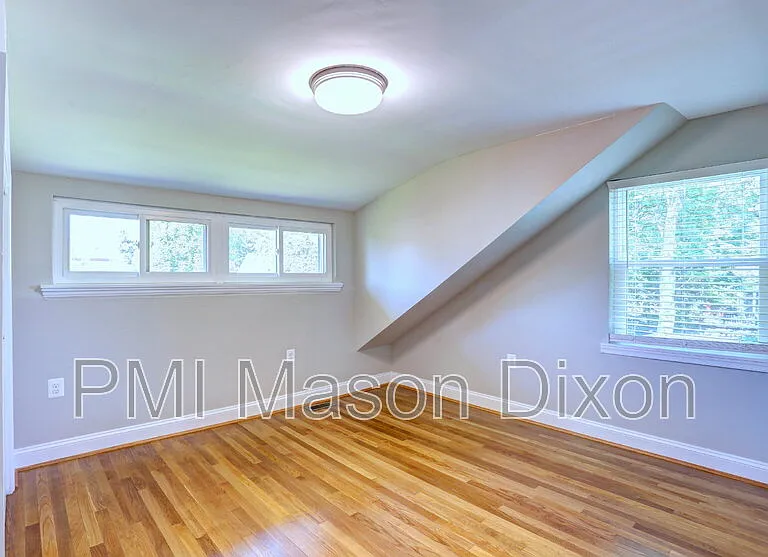 330 Compton Ave — Photo 31