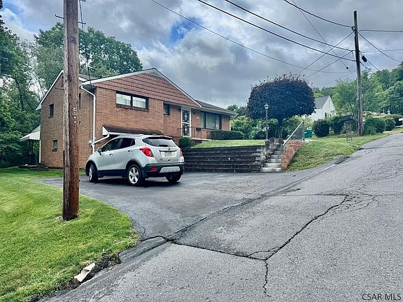 3rd image of 104 Burley St