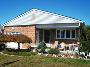 67 Selkirk Ave, Toms River, NJ 08757
