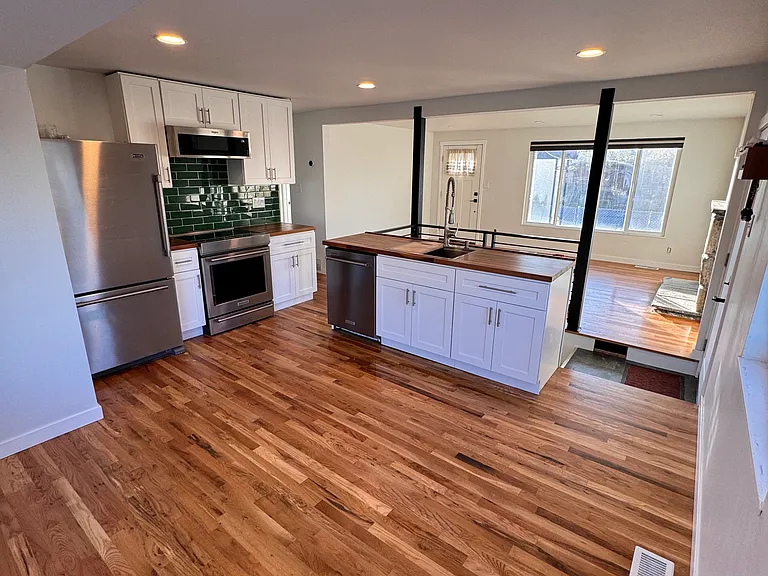 605 S Emery St — Photo 6