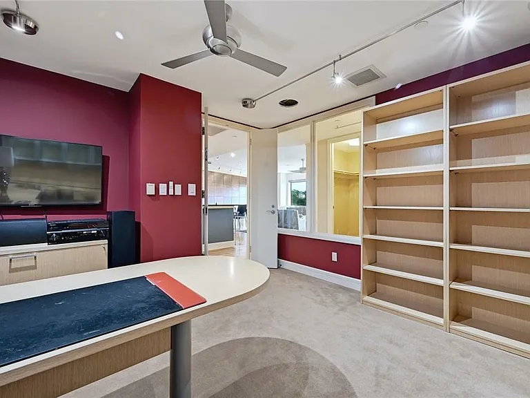 901 W 9th St #406 — Photo 15