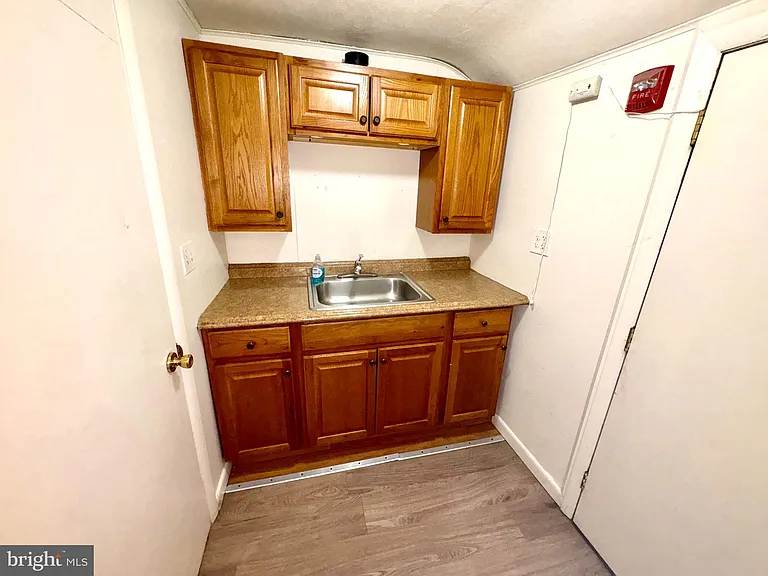 613 N 9th St #3 — Photo 3