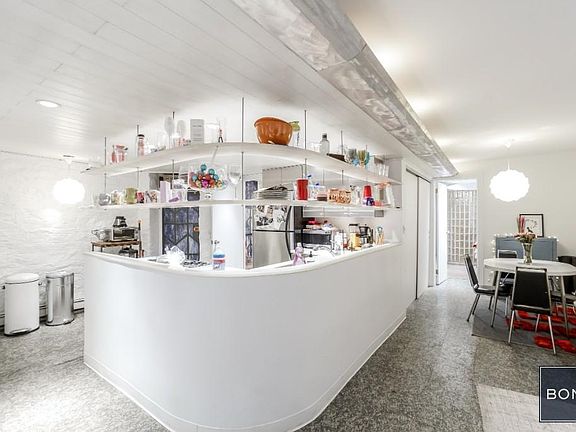 3rd image of 23 King St APT 1