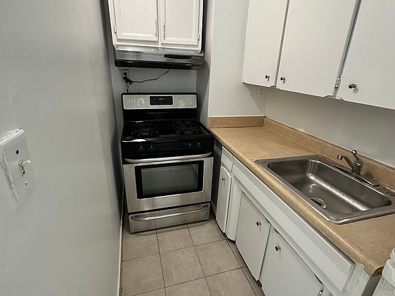 2nd image of 25-29 32nd St #1H