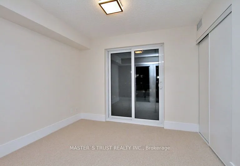 300 Front St W #1004 — Photo 4