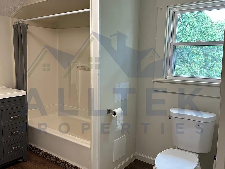 11900 Market St — Photo 17