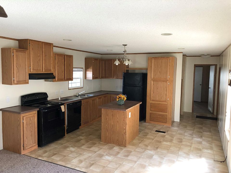 2nd image of 32 Red Fir Ln