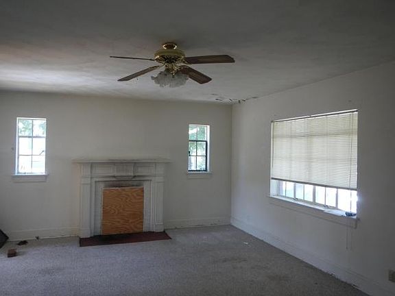 4th image of 3038 Lombardy Ave NW
