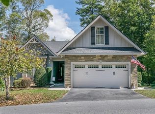 195 Waterside Dr, Hendersonville, NC 28791