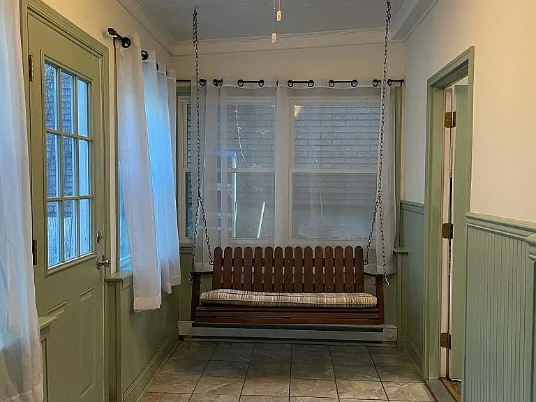Sun Room swing