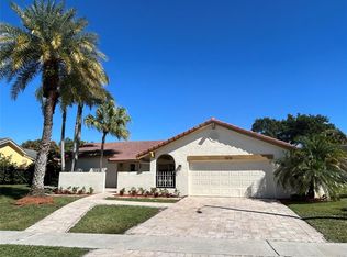 21326 Escondido Way S, Boca Raton, FL 33433