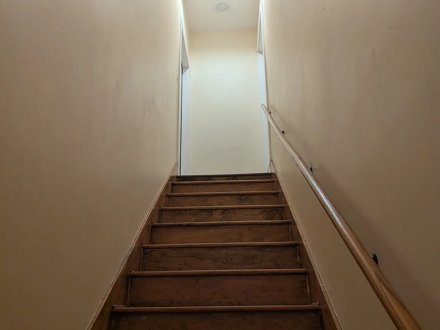 1 bed, 850 sqft, $2,200 — Photo 2