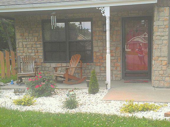 5th image of 905 NW Downing Ct