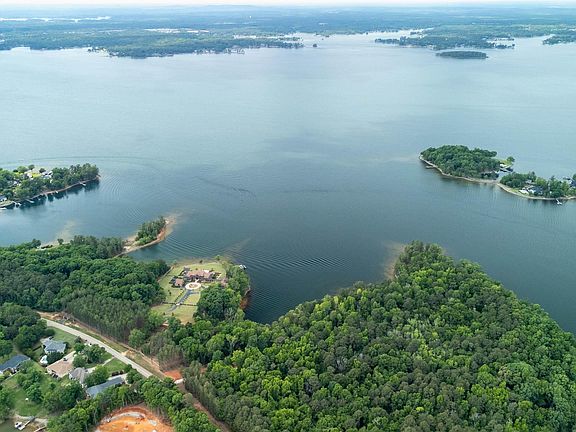 5th image of 630 River Rd
