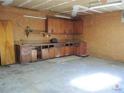 2 Car Attached Garage-001