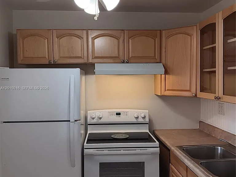 132 Andover E #132-F — Photo 35