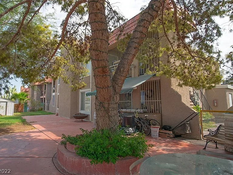 2185 Exeter Dr #1 — Photo 1