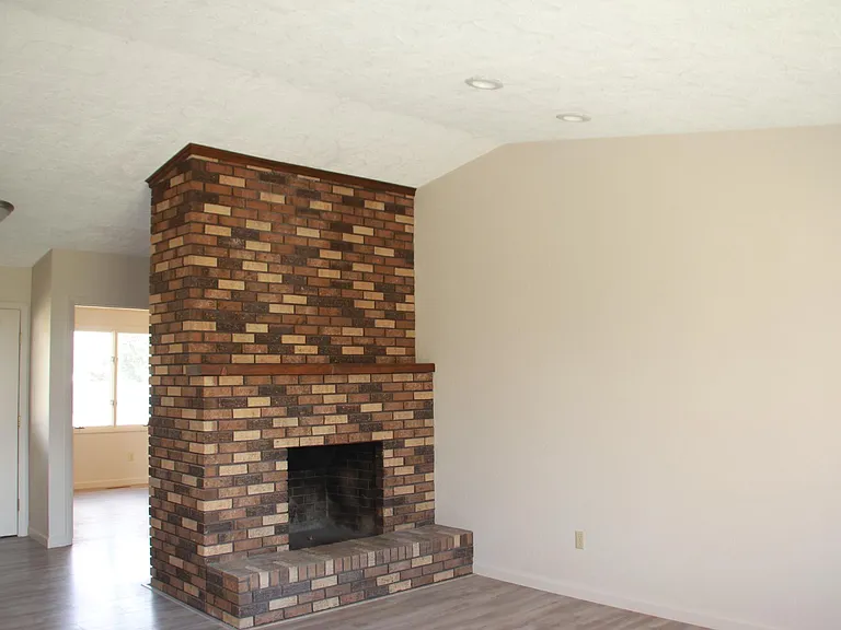 2124 Walter Rd — Photo 5