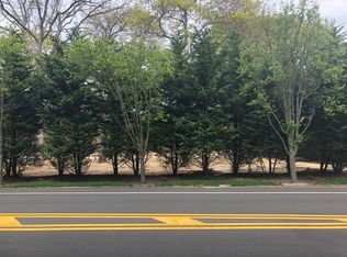 9 Montauk Hwy, Quogue, NY 11959