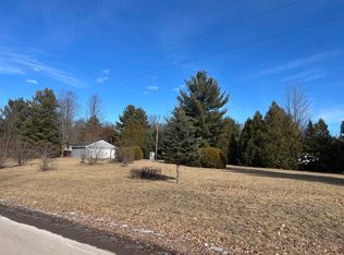 N7096 Oakwood Dr, Shawano, WI 54166