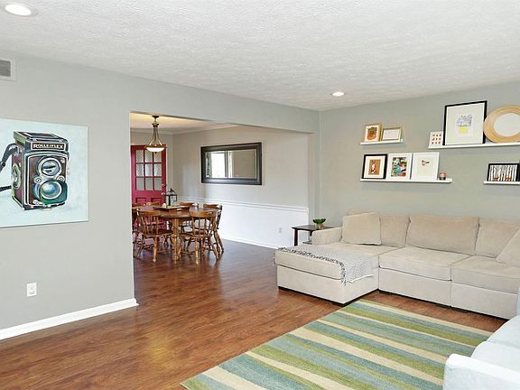 3rd image of 4317 Forsythe Dr