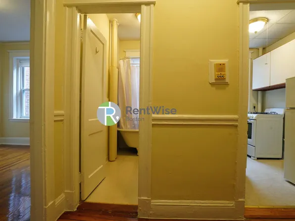 60 Woodstock Ave APT 5, Boston, MA 02135